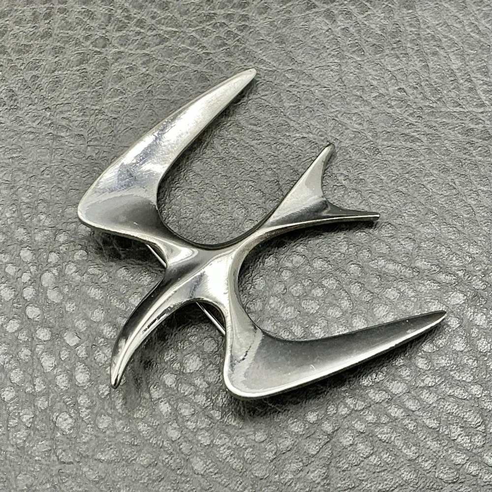 Vintage Sarah Coventry Brooch Seagull Bird Pin Silver Tone Modernist 2 Inch